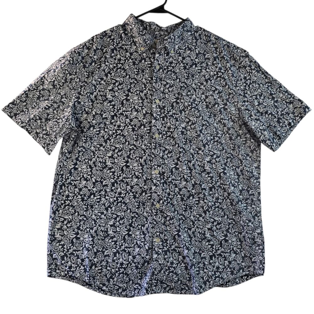 St. John's Bay Mens Blue/White Short Sleeve Button Up Size XL
